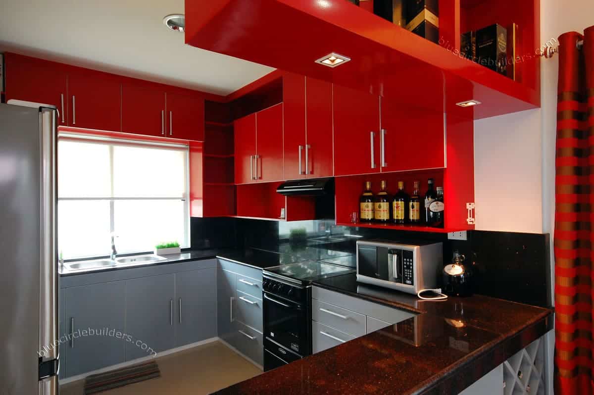 Cozinha Preta e Vermelha