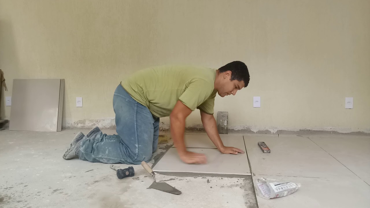 Aplicando porcelanato