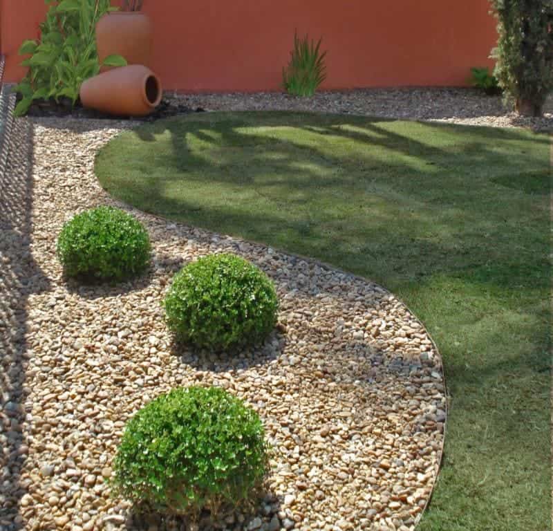 Como fazer um jardim simples, pequeno e gastando pouco!