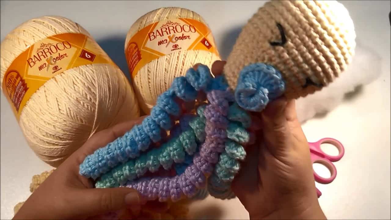 É fácil aprender como fazer polvo de crochê seguindo um passo a passo simples para iniciantes.