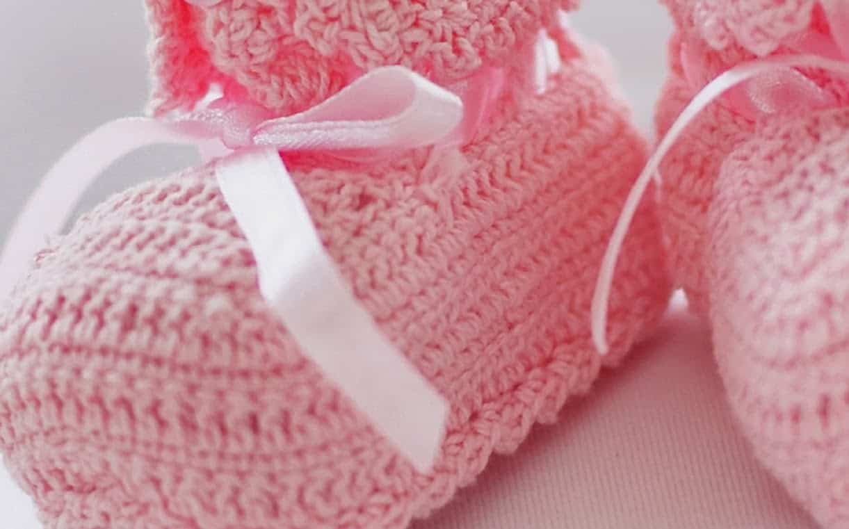 Saber como fazer sapatinho de crochê mostrava como a mulher era prendada e garantia um bom casamento.
