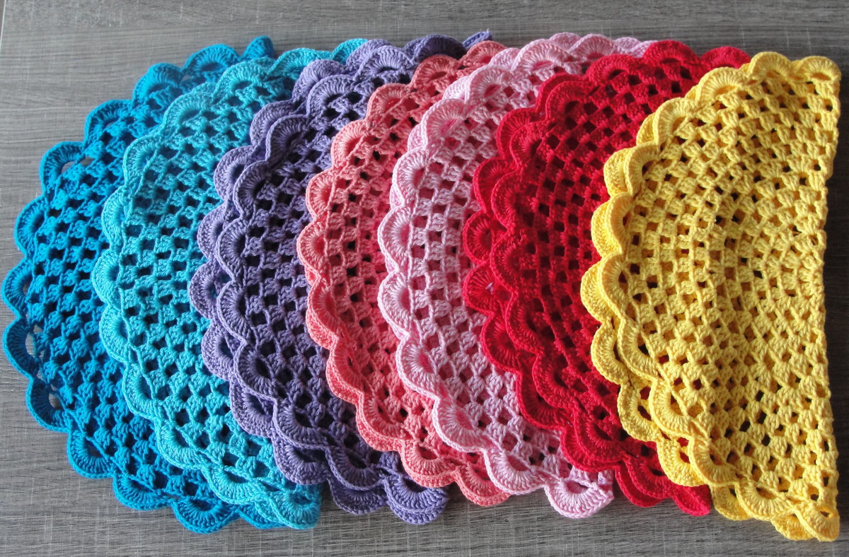 O sousplat de crochê é um item decorativo e funcional.