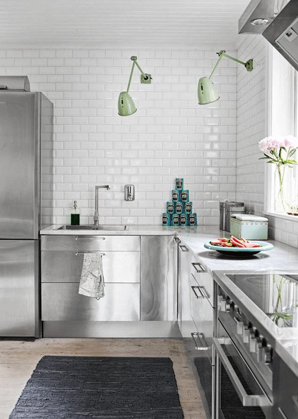 Subway tiles branco na cozinha