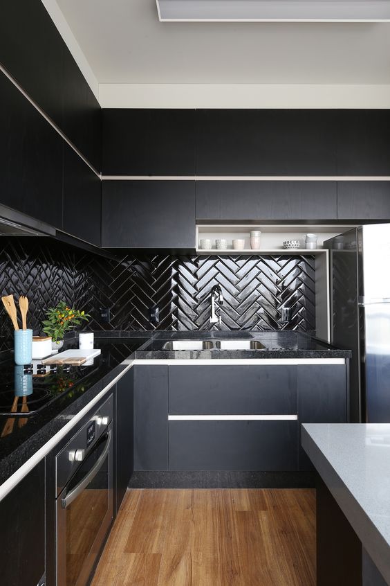 subway tiles preto