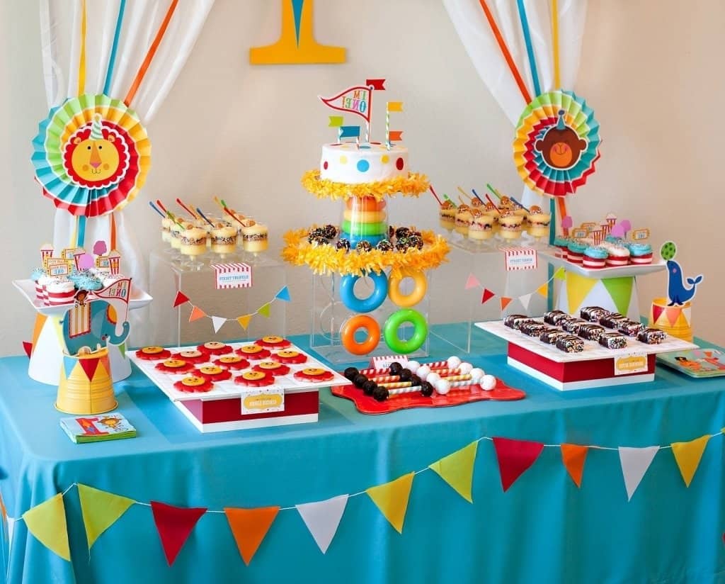 Decoração de festa infantil no tema circo.