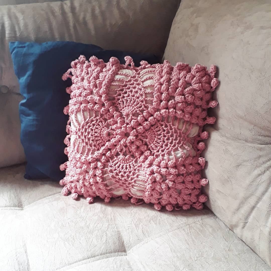 como fazer almofada de crochê