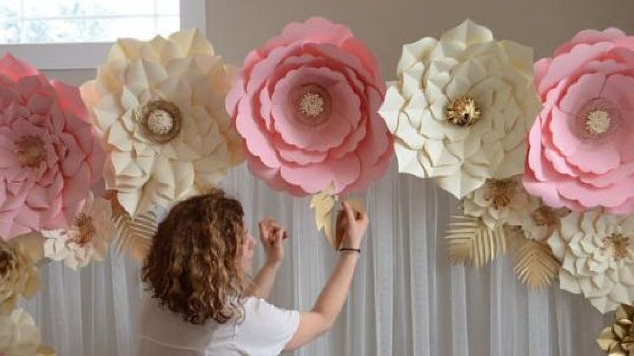 Arco de flor de papel crepom gigante