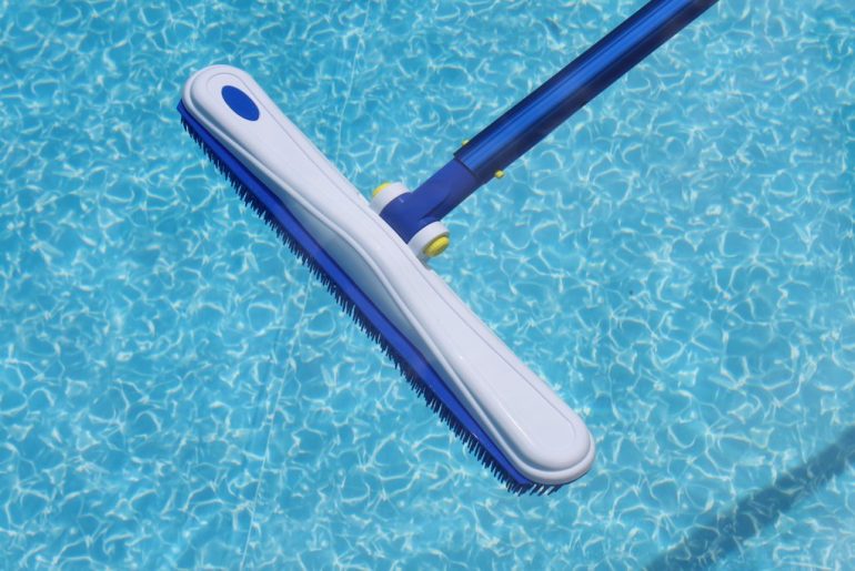 Como Limpar Piscina de Plástico em 4 Passos! TC