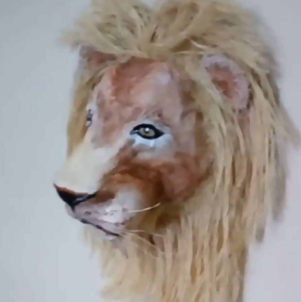 Leão de garrafa pet em 3D