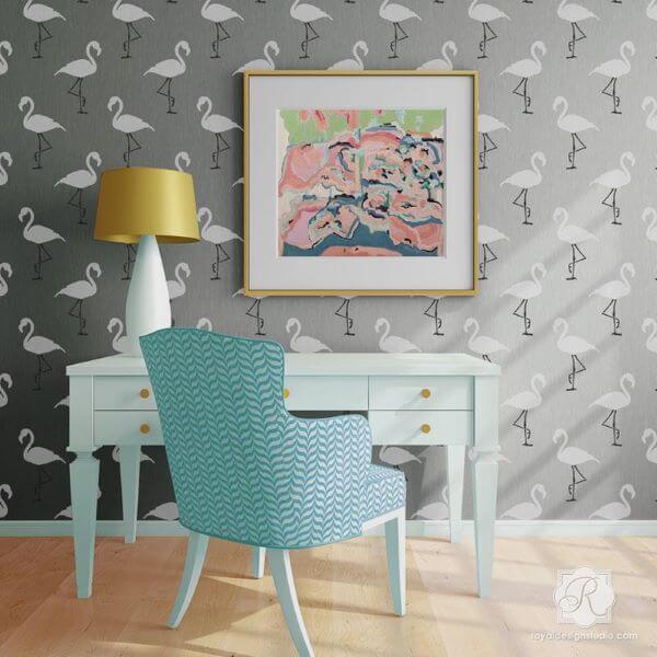 Parede com Stencil de Flamingos