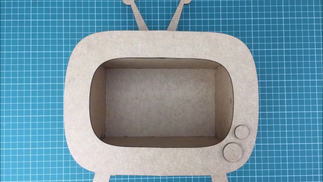 TV de papelão