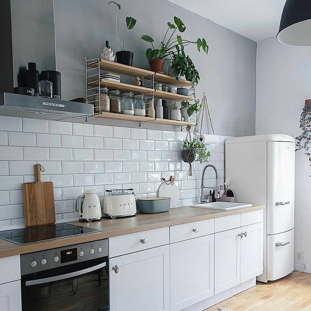 Cozinha sem armário: Como Organizar + 70 Inspirações  Estante na cozinha,  Decoração de casa, Idéias de decoração de cozinha