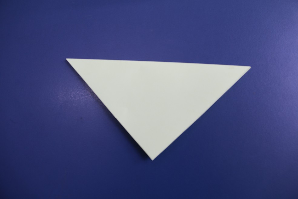 dobradura em forma de triângulo