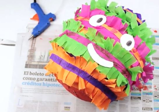 piñata com rosto